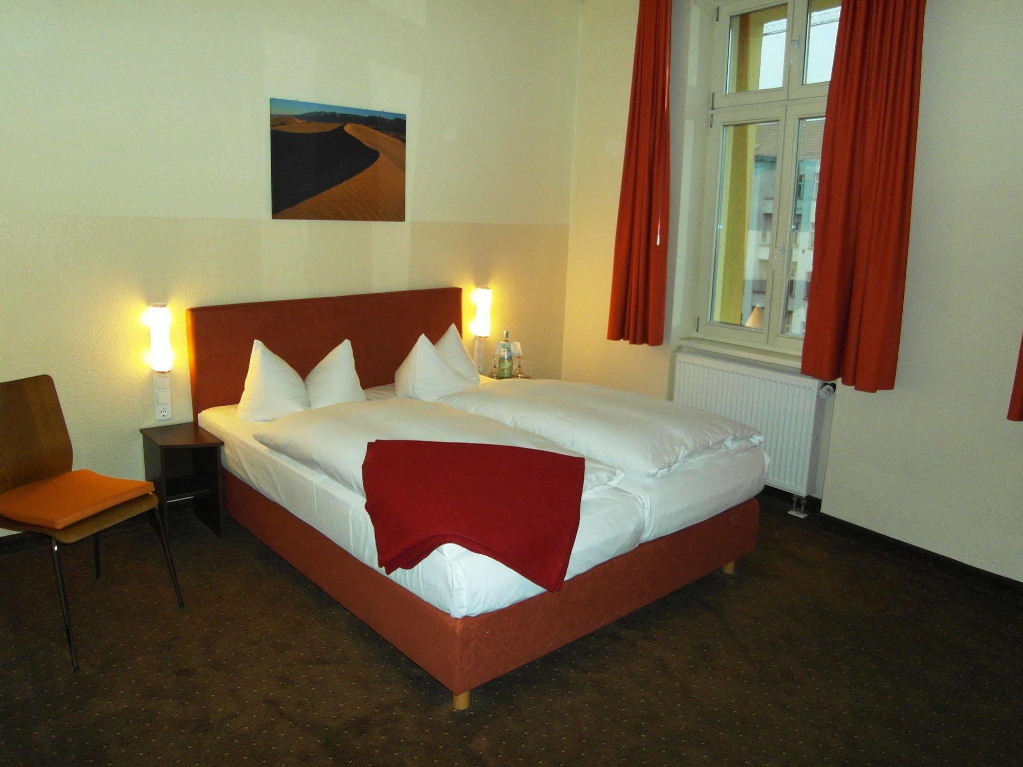 Hotel Melarose Feng Shui 3*